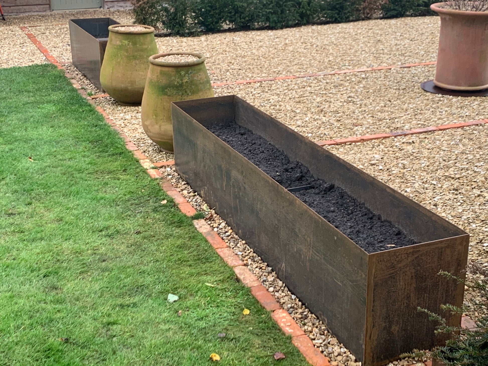 Raised beds support